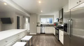 Comfortable 3Br 2 5ba Unit in SF - Image 3