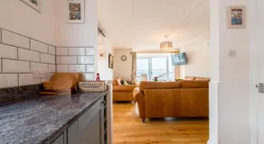 The Decker Apartment - Image 3