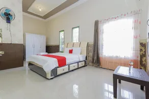 RedDoorz Plus @ Villa Bontes Batu - Image 2