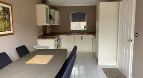 Stunning Large Detached Gloucester, 4 beds, 3 bedroom, 2 bathroom property, Nr Chelt, The Docks and Quays sleeps 6 - Image 3