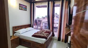 Hotel Eleven Guest House & Restaurant - Image 2