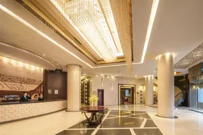 Paradise Jinjiang Hotel - Image 2