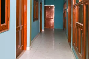 SPOT ON 66996 Royal Guest House - Image 3
