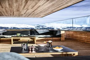 Apartment in Kaltenbach with Ski-InSki-Out - Image 4