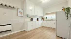 Cosy Country Cottage with AirCon - Image 3