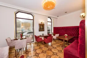 Santa Hill Hotel - Image 3