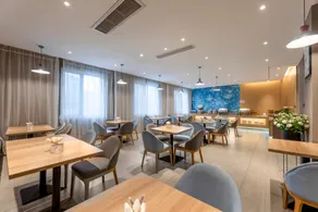 Home Inn Neo Lianyungang Donghai Niushan North Road Crystal City Pedestrian Street - Image 3