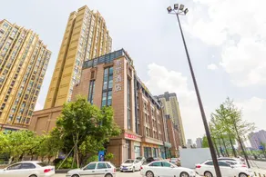 Xana Hotelle Chengdu Railway East Station West Square - Image 4