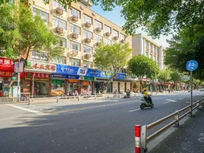 Changtai Hezheng Business Hotel - Image 4