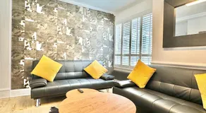 Clapham 3-Bed Flat Sleeps 6 with Free Parking - Image 5