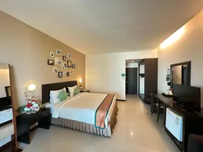 I Hotel - Image 4