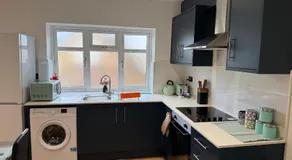 Beautiful luxurious entire flat free parking - Image 3