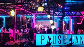PAUSE Resort & Bar - Image 5