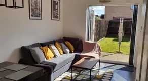 Bright 2BR House with Garden & Parking Sleeps 5 - Image 3