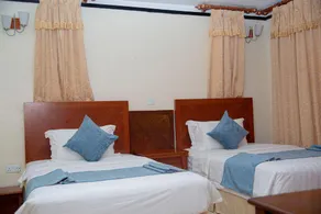 Highlands Suites Hotel and Apartments - Image 2