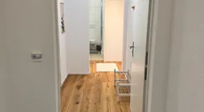 Gemütliche und geräumige 2,5 Zimmer Wohnung mit kostenlosem Parkplatz - Image 2