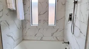 Private Room in Carrollton - Image 3
