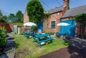 Ship Inn - Image 5