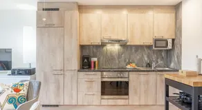 Modern Apartment with Balcony near SBB - Special PRIMERO PICASSO Apartment, Basel, up to 6 guests - Image 3