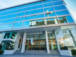New Season Square Hotel - Image 5