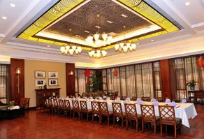 East Lake Hotel - Image 2