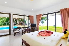 Gorgeous beachfront studio - Image 5