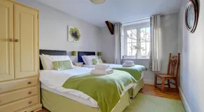 4 Bed in Lynton oc-stably - Image 2
