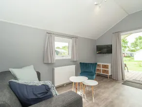 Lovely chalet with covered terrace, close to the North Sea - Image 4