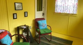 Cottage West A 3 bed 1 bath Bungalow Central Locale Ez Access to Stadium - Image 4