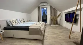 Brothers House - Image 2