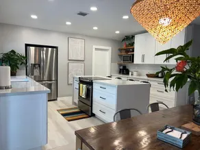 Beautiful And Comfortable Home and studios   - Image 2