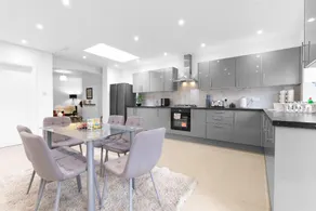 Spacious 4 Bed Semi-Detached Hse  - Image 3
