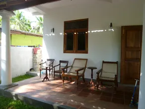 R Villa Unawatuna - Image 4
