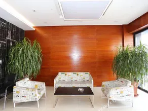 Redai Yulin Hotel - Image 5