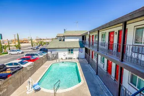 Hotel Avenida Victorville I 15 - Image 3