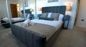 Spacious House Near Rochester Sleeps 10 - Image 2