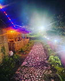 Friends camping - Image 2