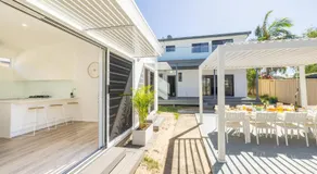 Robinson Retreat with Beach Bungalow, 3 Robinson St - air con, 2 kitchens, 6 bedrooms, 4 bathrooms - Image 4