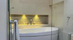 WR Boutique Hotel - Image 4