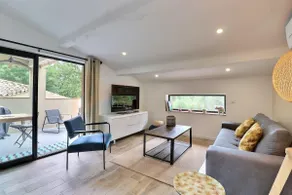 Familienfreundliche wunderschöne Wohnung mit Terrasse, Garten und privatem Pool | Bergblick | Perfekt für die Arbeit von Zuhause - Image 2