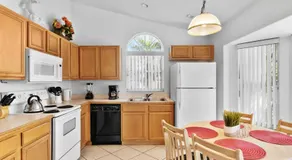 Sunny Getaway with Private Pool, Spa & Fenced Yard - Image 4