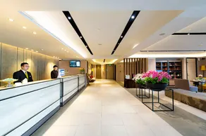 Home Inn Plus Beijing Guomao - Image 5