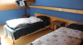 Les huit joyeux randonneurs au sauna - Image 2