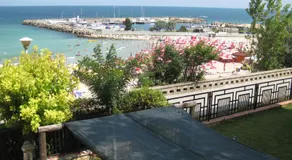 V3 Villa - Image 2