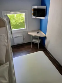 Unisotel Valenciennes EX-hôtel F1 - Image 5