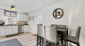 SUPERB 3 Bedroom Home with Game Room!!! Close to Downtown - Sleeps 6 - Image 5