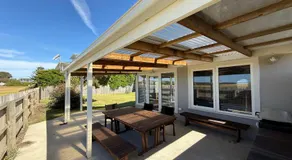 LOW HEAD beachside bungalow "Cockle Shell" - Image 2