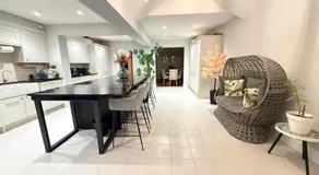Dreamy Stay With Cosy Charm - Image 3