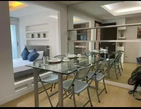 A2J Luxury 1BR BGC Balcony Suite Near BurgosCircle - Image 4