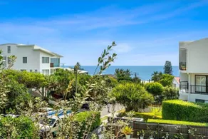 Family Beach Abode, Sunshine Beach - Image 4